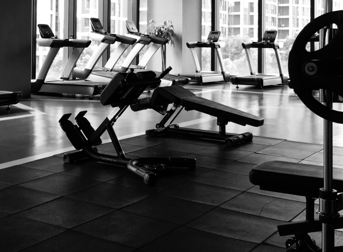 An image of gym equipments